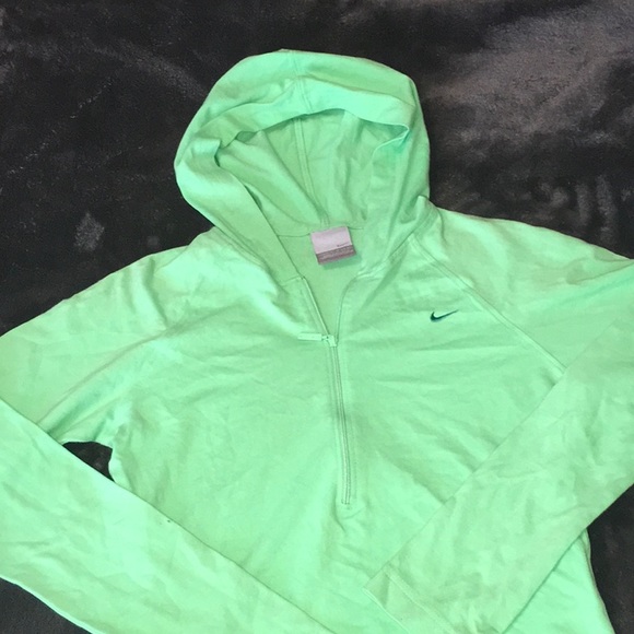 hooded workout shirt